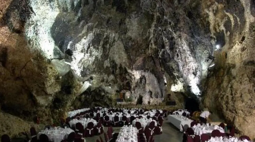 Casa Cueva 